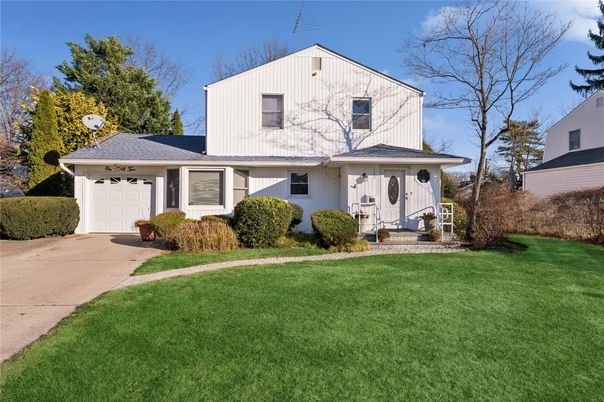 Attached, Exterior, Facade, Farmhouse