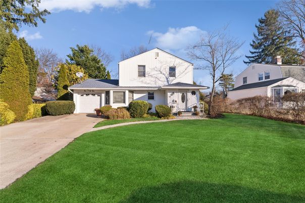 Attached, Exterior, Facade, Farmhouse