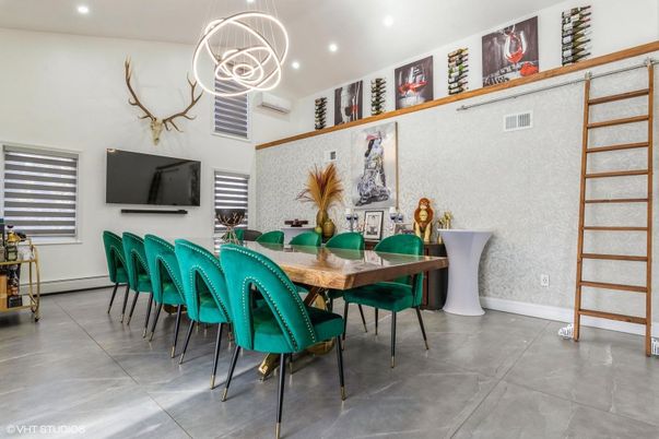 Dining room, Interior, Pendant Lights, Recessed Lighting