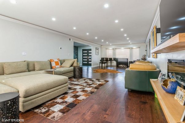 Dining room, Interior, Living room, Recessed Lighting, Wood Texture Flooring