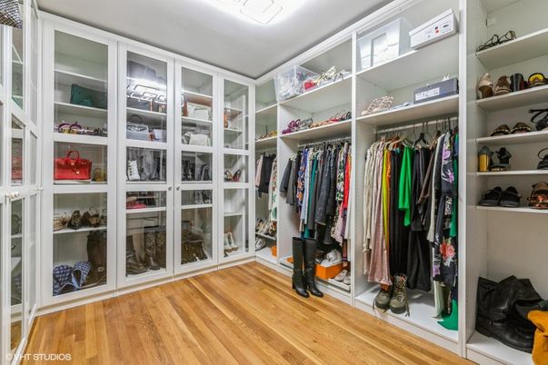 Interior, Walk-in Closets, Wood Texture Flooring