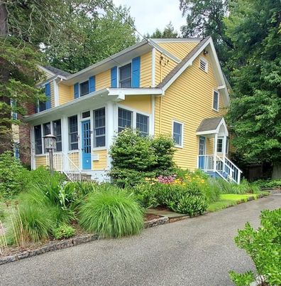 Exterior, Facade, Queen Anne Victorian