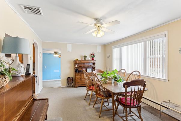Dining room, Interior