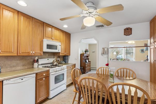 Dining room, Interior, Kitchen, Recessed Lighting