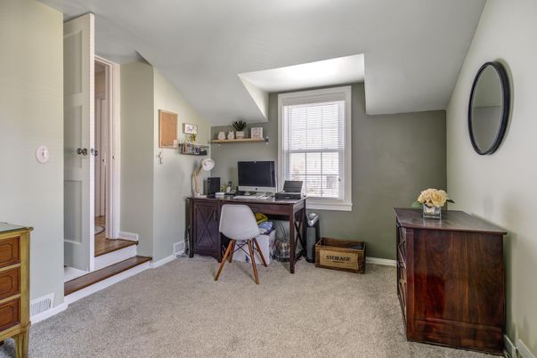Home Office, Interior
