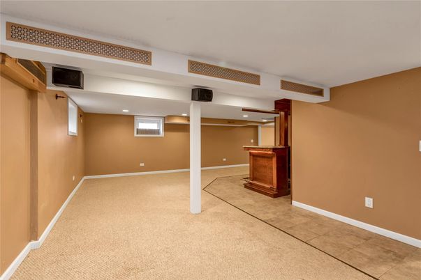 Empty room, Interior, Recessed Lighting