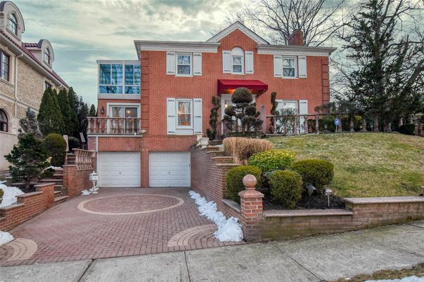 Attached, Exterior, Facade, Brick Facade, Rowhouse