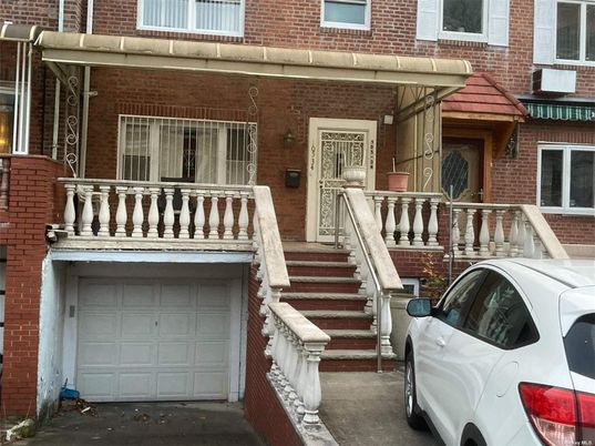 Attached, Exterior, Facade, Brick Facade, Rowhouse