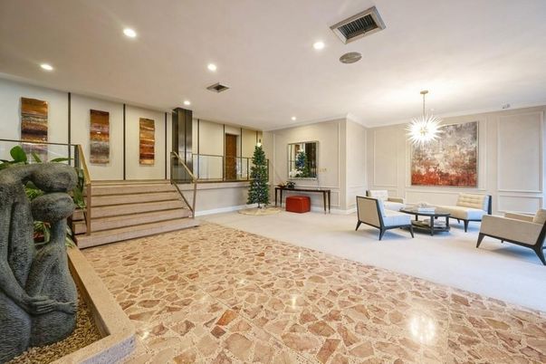 Interior, Living room, Pendant Lights, Recessed Lighting