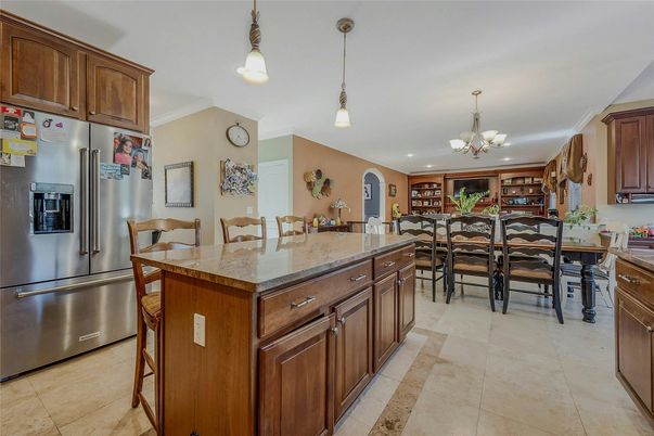 Dining room, Interior, Kitchen, Pendant Lights, Recessed Lighting, Stainless Steel Appliances