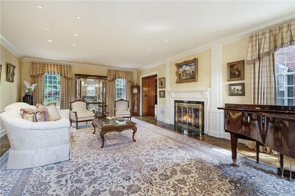 Fireplace, Interior, Living room, Piano, Recessed Lighting, Wood Texture Flooring