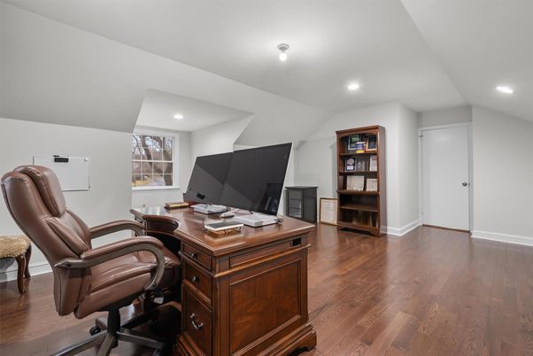 Home Office, Interior, Recessed Lighting, Wood Texture Flooring