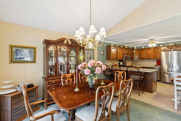 Chandelier, Dining room, Interior, Kitchen, Stainless Steel Appliances