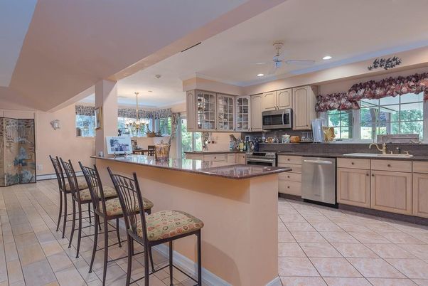 Chandelier, Dining room, Interior, Kitchen, Recessed Lighting, Stainless Steel Appliances