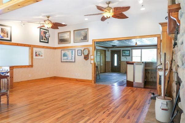 Interior, Recessed Lighting, Wood Texture Flooring