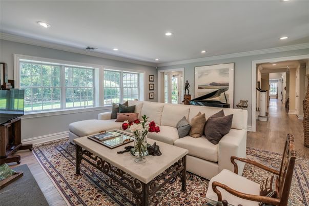 Interior, Living room, Piano, Recessed Lighting, Wood Texture Flooring