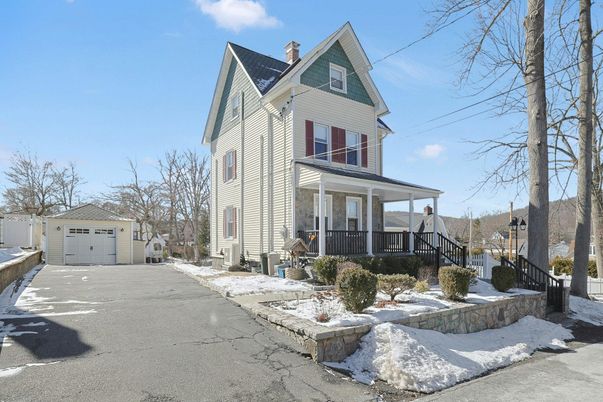 Detached Garage, Exterior, Facade, Queen Anne Victorian