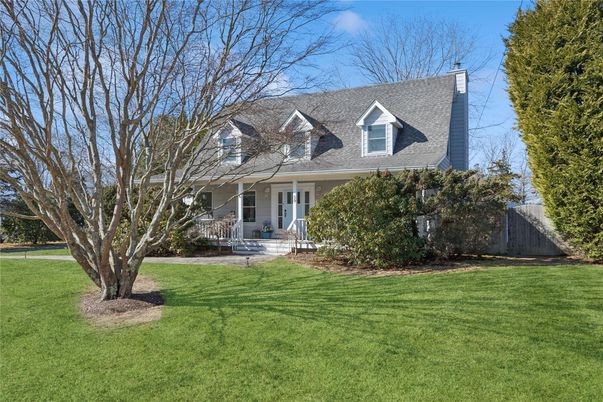 Exterior, Facade, Cape Cod