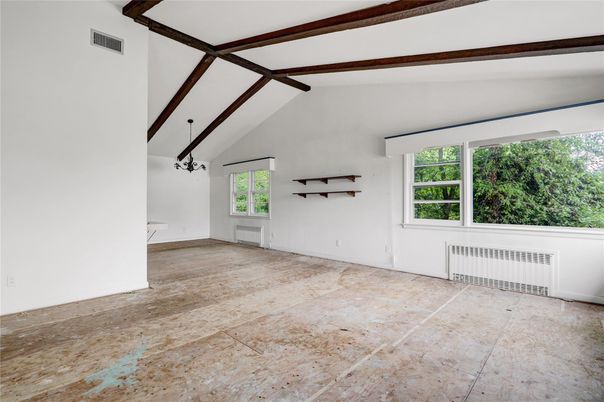 Empty room, Interior, Pendant Lights, Wooden Beams