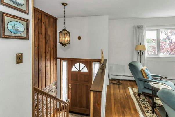 Interior, Pendant Lights, Wood Texture Flooring