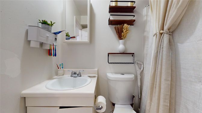 Bathroom, Dual Sink Vanities, Interior