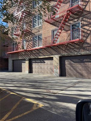 Attached, Exterior, Facade, Brick Facade, Rowhouse