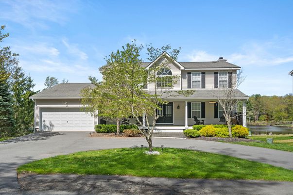 Attached, Exterior, Facade, Farmhouse