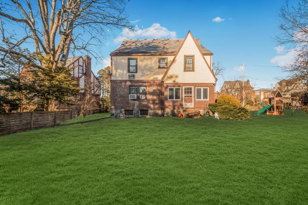 Backyard, Exterior, Playground