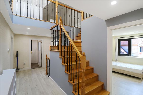 Interior, Recessed Lighting, Wood Texture Flooring