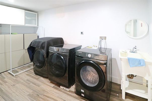 Interior, Washer, Wood Texture Flooring