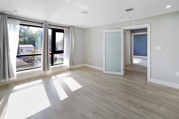 Empty room, Interior, Recessed Lighting, Wood Texture Flooring