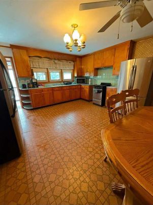 Chandelier, Dining room, Interior, Kitchen, Stainless Steel Appliances