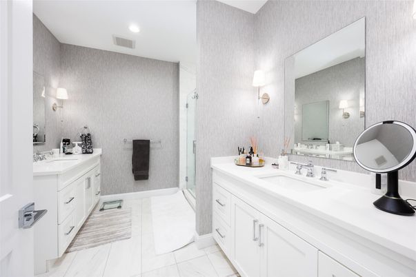 Bathroom, Dual Sink Vanities, Interior, Recessed Lighting