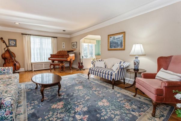 Interior, Living room, Piano, Recessed Lighting, Wood Texture Flooring