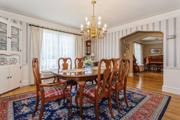 Chandelier, Dining room, Interior, Piano, Wood Texture Flooring