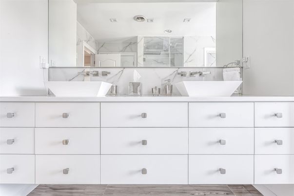 Bathroom, Dual Sink Vanities, Interior