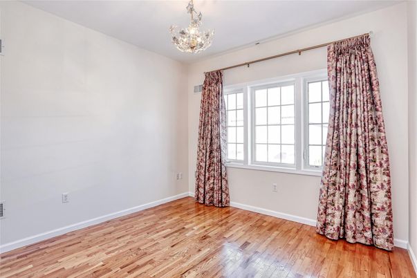Chandelier, Empty room, Interior, Wood Texture Flooring