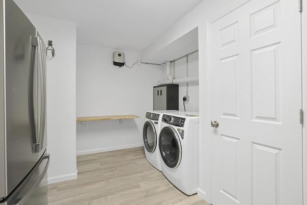 Interior, Washer, Wood Texture Flooring