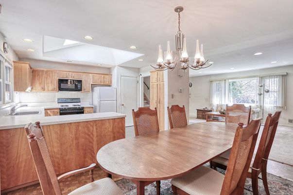 Chandelier, Dining room, Interior, Kitchen, Recessed Lighting, Stainless Steel Appliances