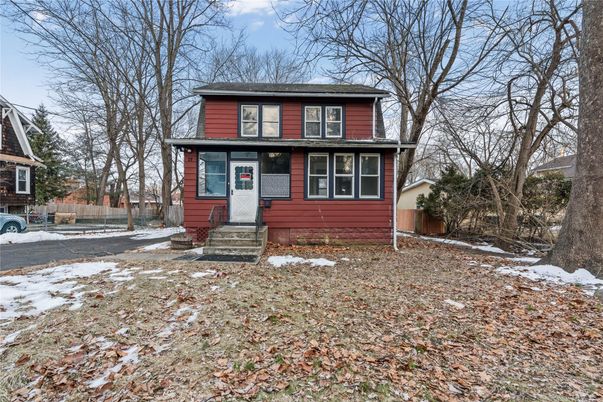 Exterior, Facade, American Foursquare