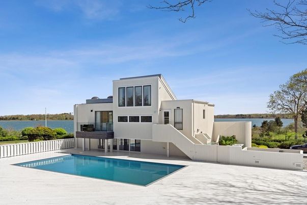 Exterior, Pool, Water