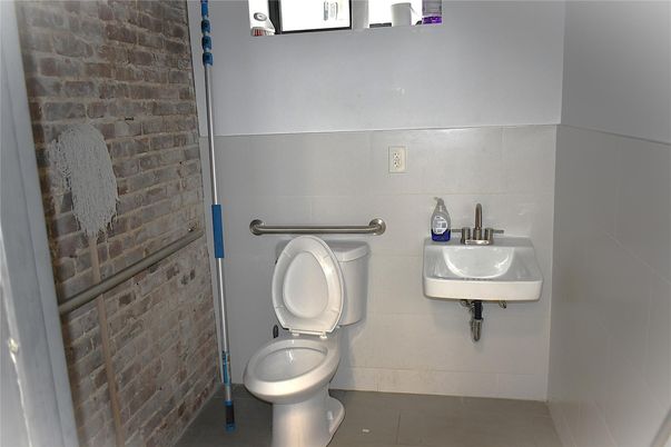 Bathroom, Dual Sink Vanities, Interior, Stone Walls