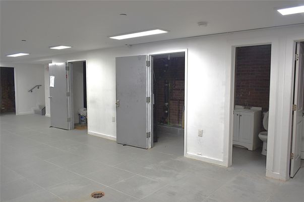 Bathroom, Interior, Recessed Lighting