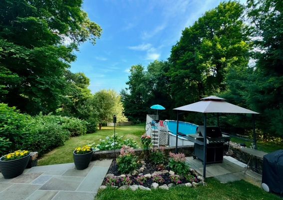 Backyard, Exterior