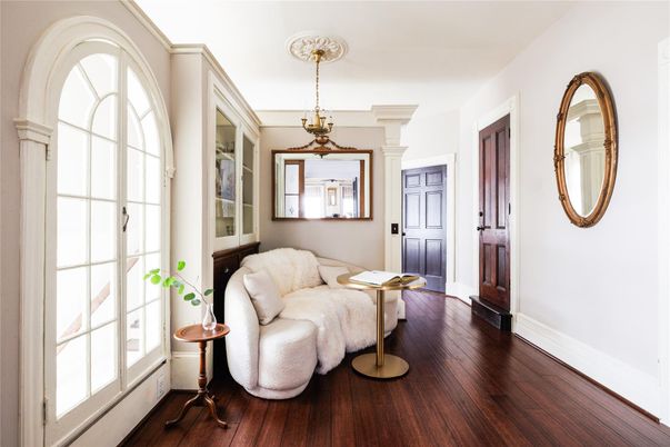 Interior, Pendant Lights, Wood Texture Flooring