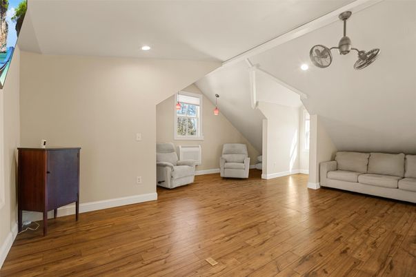 Interior, Pendant Lights, Recessed Lighting, Wood Texture Flooring
