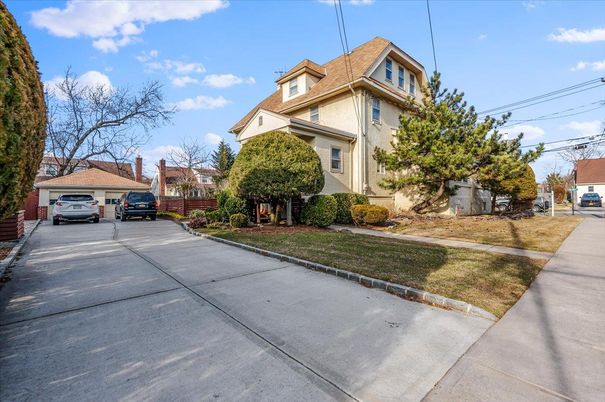 Detached Garage, Exterior