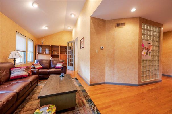 Interior, Living room, Recessed Lighting, Wood Texture Flooring