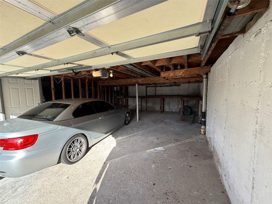 Garage, Interior