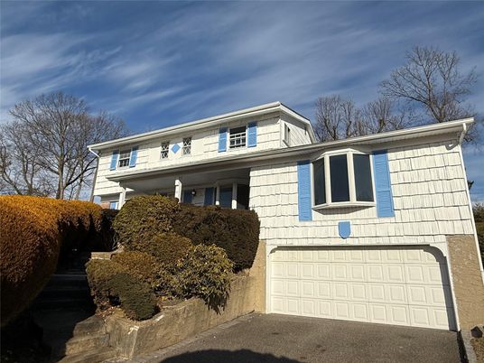 Attached, Exterior, Facade, Mediterranean